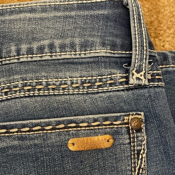 Wrangler Woman’s Boot Cut Jeans 3/4x34 - Picture 5 of 6